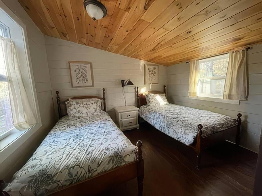 Cameron'S Cottage At The Lake Tallassee Exterior photo